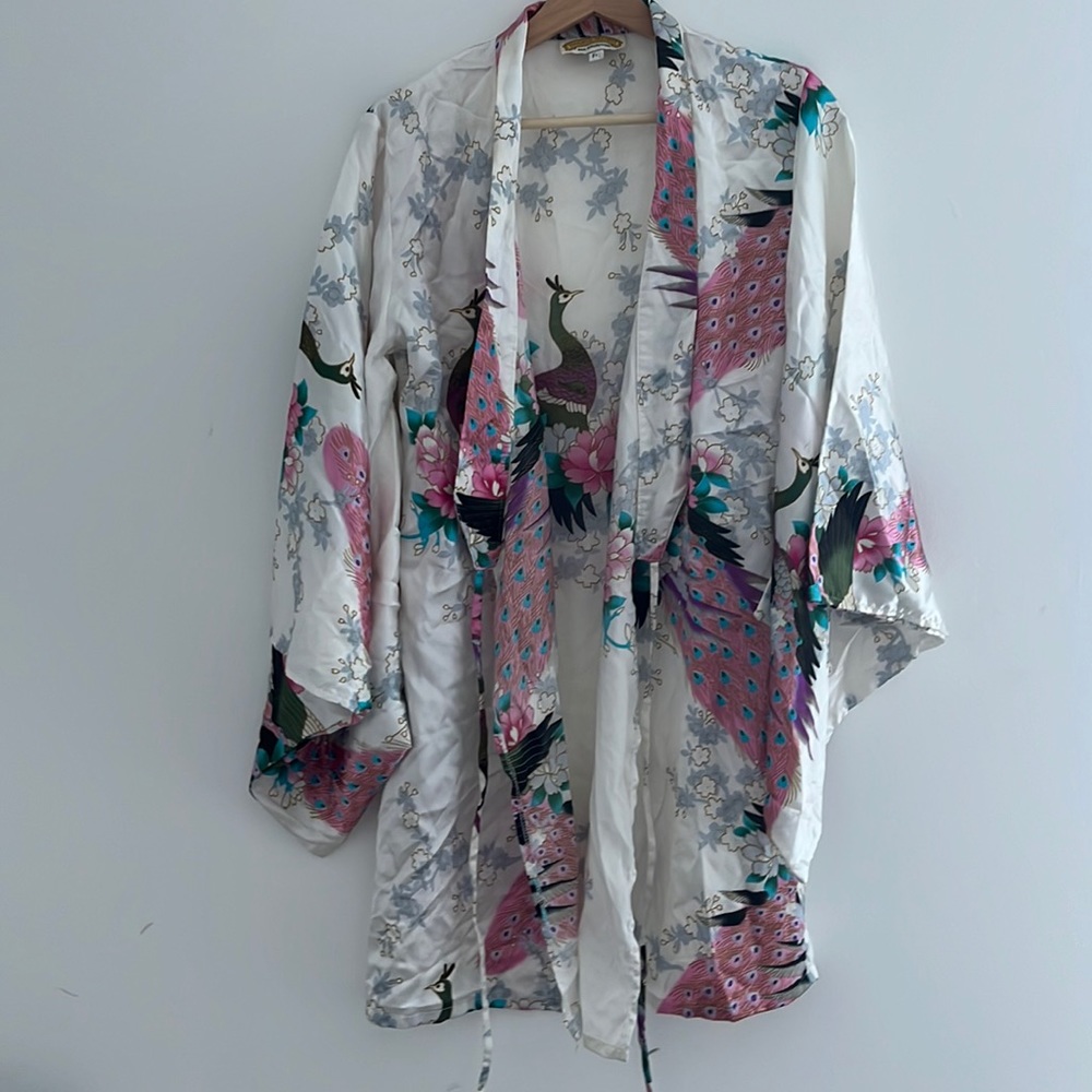 Oriental Village Classic Japanese style silk kimono